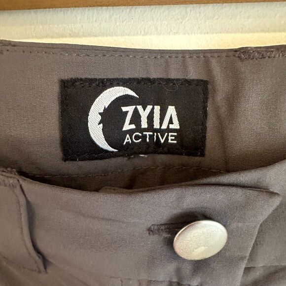 Zyia Active Women's Grey Clubhouse Golf Shorts - Picture 4 of 5